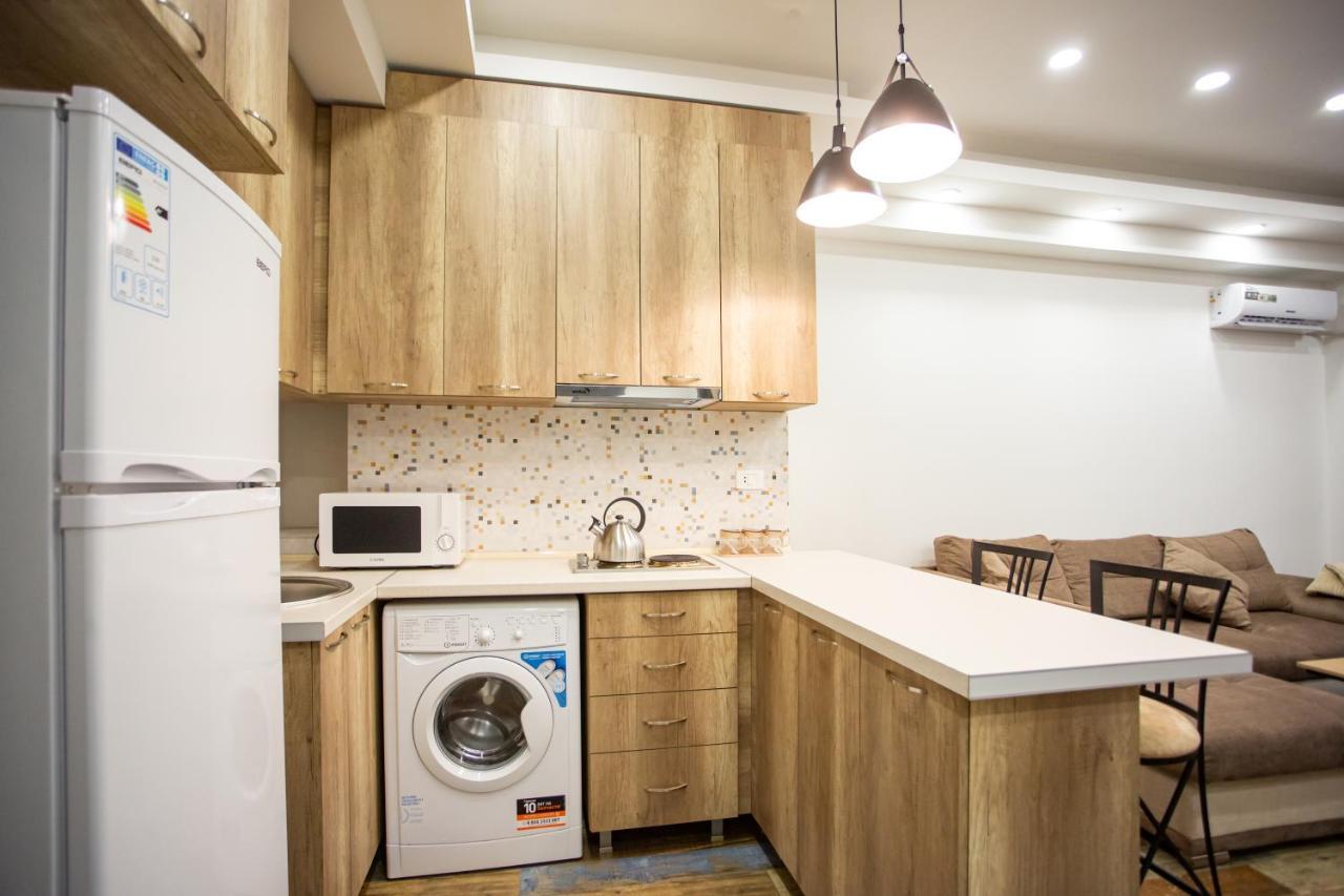Fantastic Apartments Near Republic Square, Perfect Location, Mystreet Company Yerevan Exterior photo